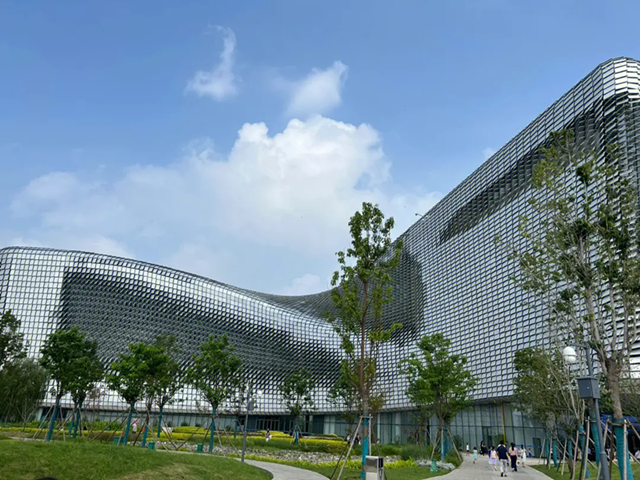 河南省科技館新館投資20多億元，以“智慧·創新·夢想”為展教主題