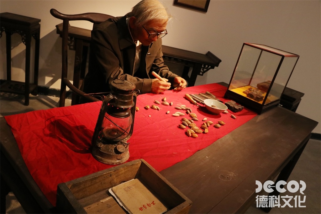 他們在博物館設計中如何應對博物館的燈光和照明設計？