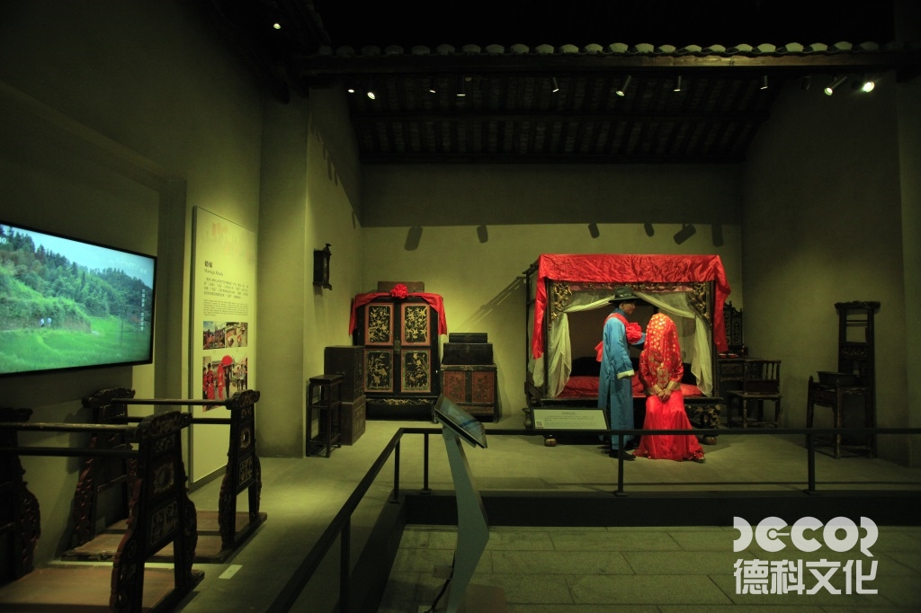 如何設(shè)計博物館的數(shù)字化展覽平臺？